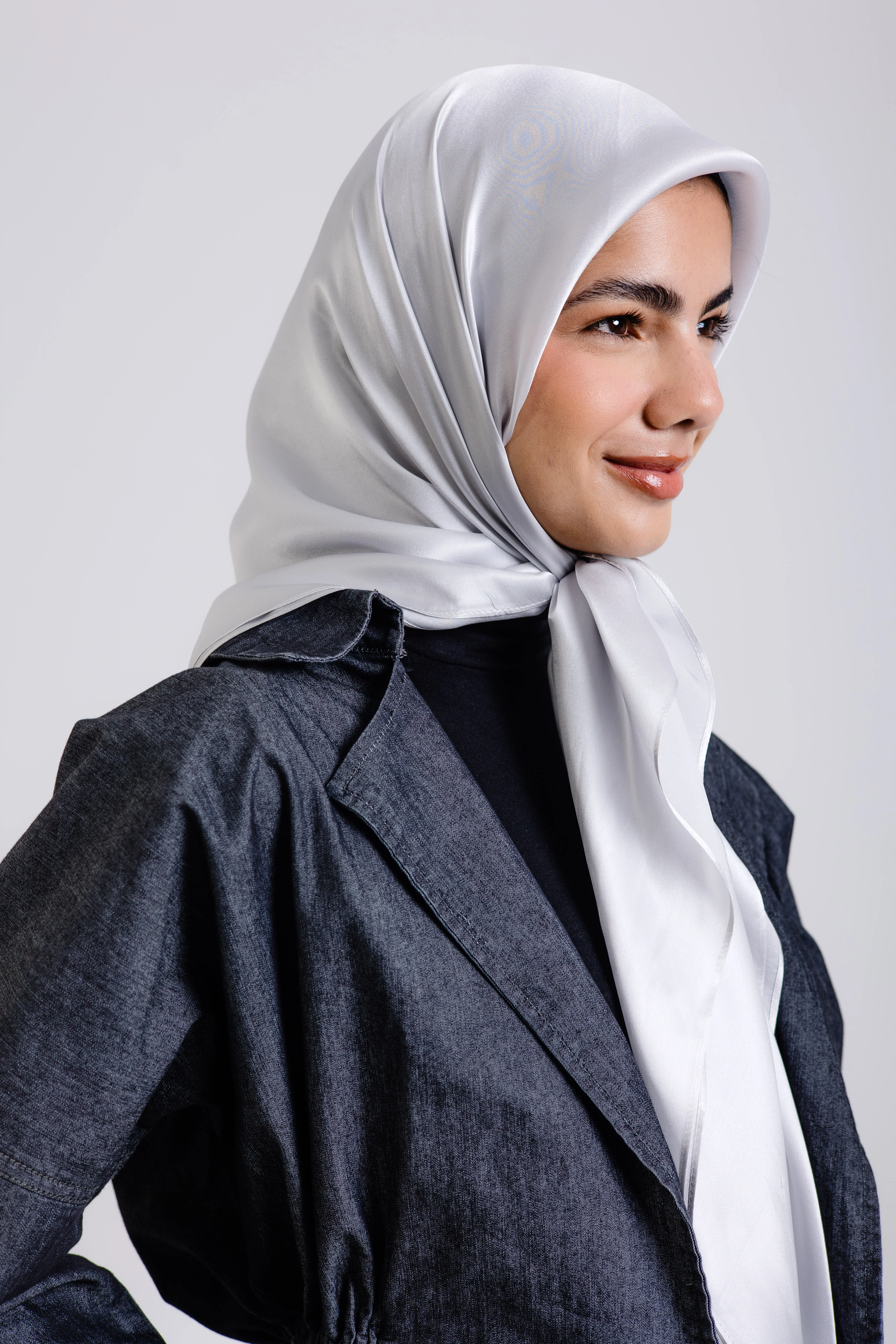 Silver Silk Square - Image 4